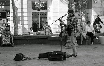 Street musician / ***