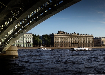 Under the bridge / ***