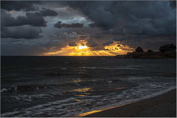 The Black Sea sunset / ***