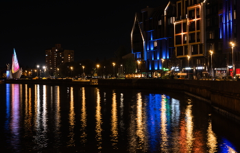 Evening quay / ***