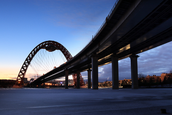 Scenic Bridge / ***