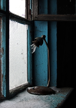 Two loneliness / ***