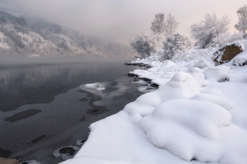 riverside / ***