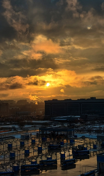 April evening. / ***