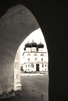 Monastery / ***