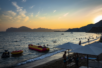 Evening beach / ***