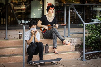 Under the blue sky is a golden city ... / .....