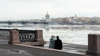 Ice drift on Neva / ***