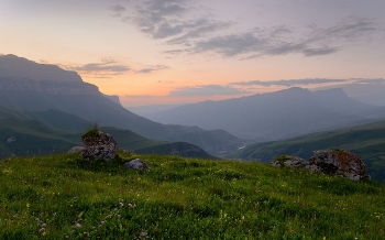 Dawn in the mountains / ***