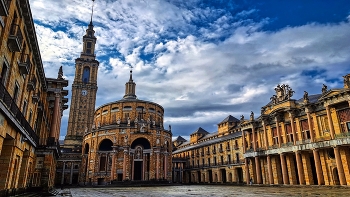 Gijón - antiga Laboral, actualment ciutat de la cultura - Astúries / Gijón - antiga Laboral, actualment ciutat de la cultura - Astúries