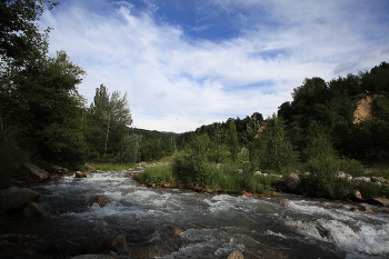 Mountain river / ***
