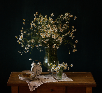 With daisies ... / ...............................