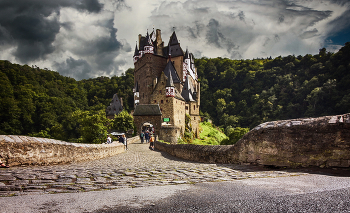 Eltz Castle / ***