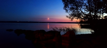 Sunset / ***