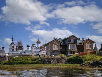 Solovkm / ***