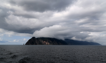 On the island of normal weather ... / ***