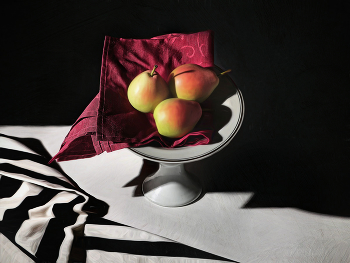 Pears / ***