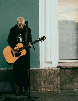 The street singer / ***