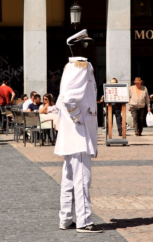 Passerby / ***