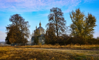Village temple. / ***