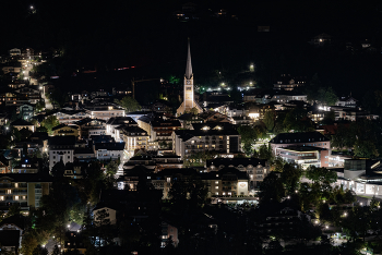 Town / ***