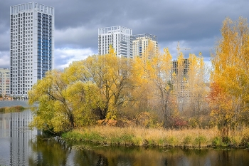 Autumn in the city ... / ***