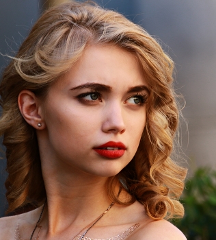 Julia / ***