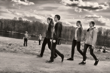 Three sisters ... / ***