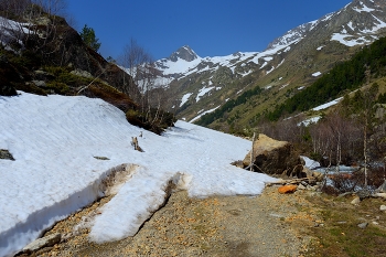 Sunset in the mountains / ***