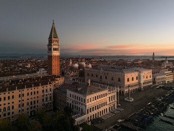 Morning in Venice / ***
