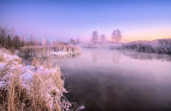 Sunrise over the river / ***