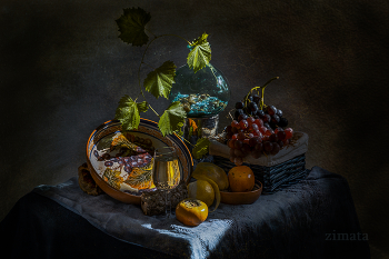 Still Life with Grapes / ***