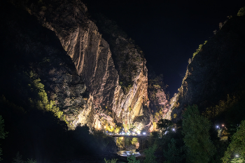 Khidikari Cliffs In Night / ***