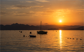 Crimean sunset / ***