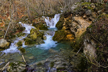 Mountain River / ***