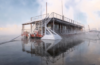 weightlessness / ***