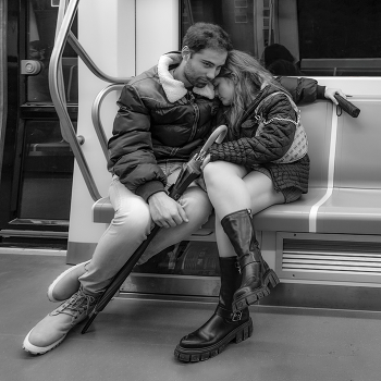 Hard Day's Night / ***