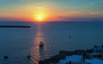 Sunset in Santorini / ***