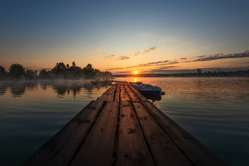 Fog dissipates / ***