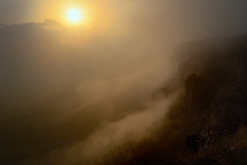 Sunset in the mountains / ***