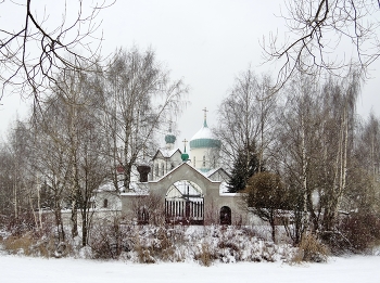 Softly falling snow ... / ***