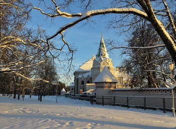 On a sunny day / ***