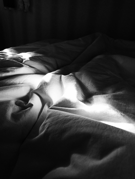 Light / ***