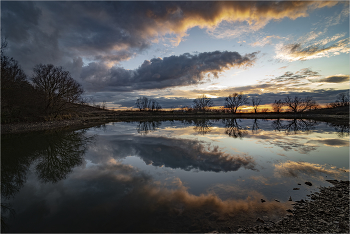 Evening on the lake / ***
