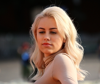 Julia / ***