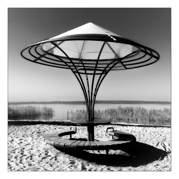 beach / ***