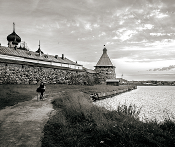 Solovkm / ***