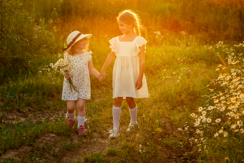 two sisters / ***