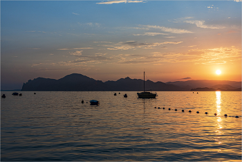 The Black Sea sunset / ***