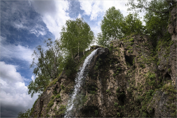 waterfall / ***